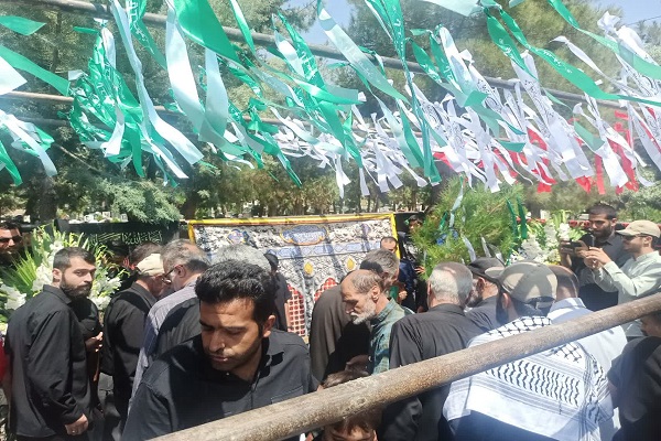آیین تشییع پیکر شهید «جمشید صالحی» در الیگودرز+ عکس