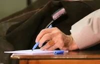 مستند/ نقش رهبر معظم انقلاب در مهار آشوب‌های سال ۹۸