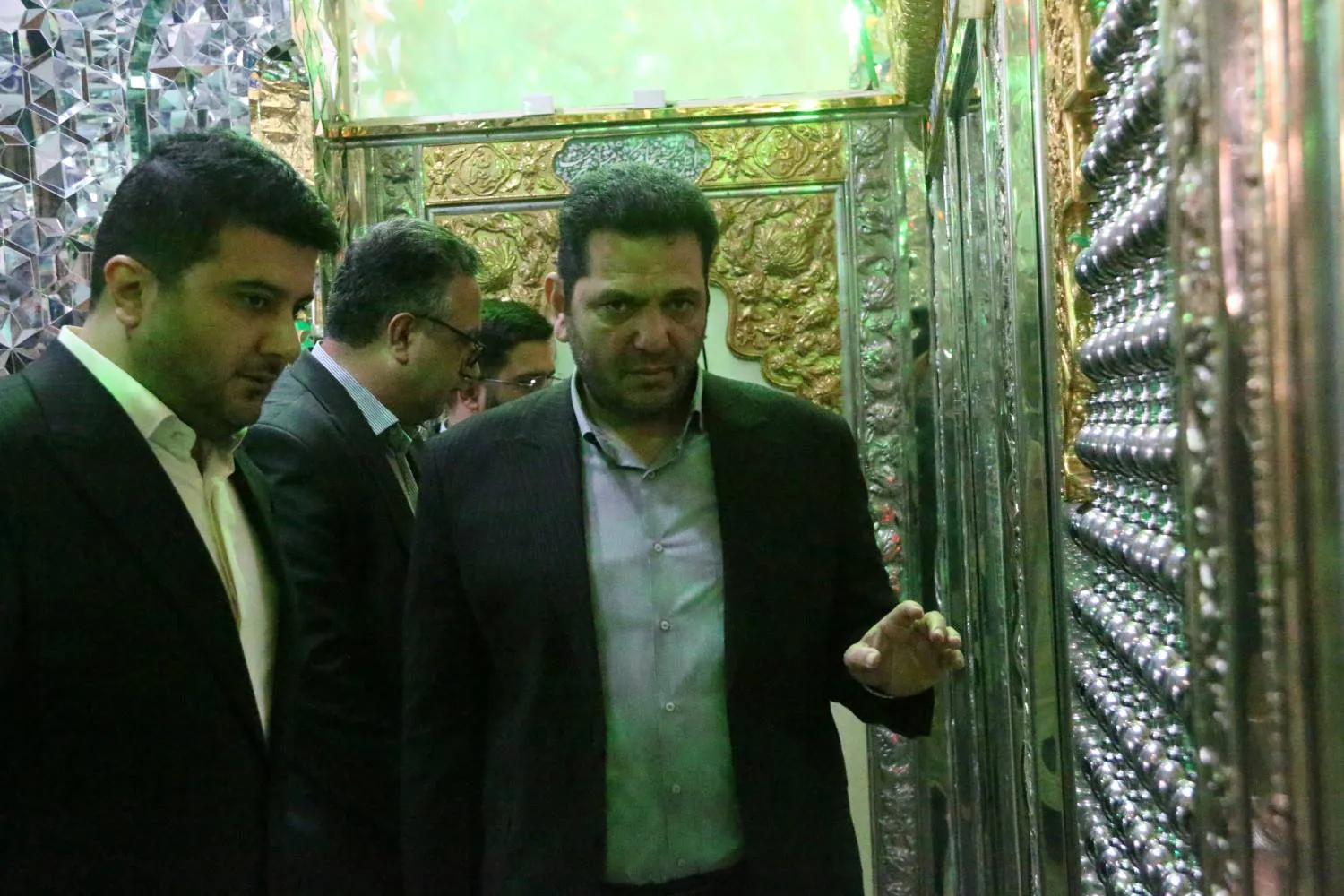 تصاویر/ عطرافشانی گلزار شهدای آمل در اولین روز هفته دولت