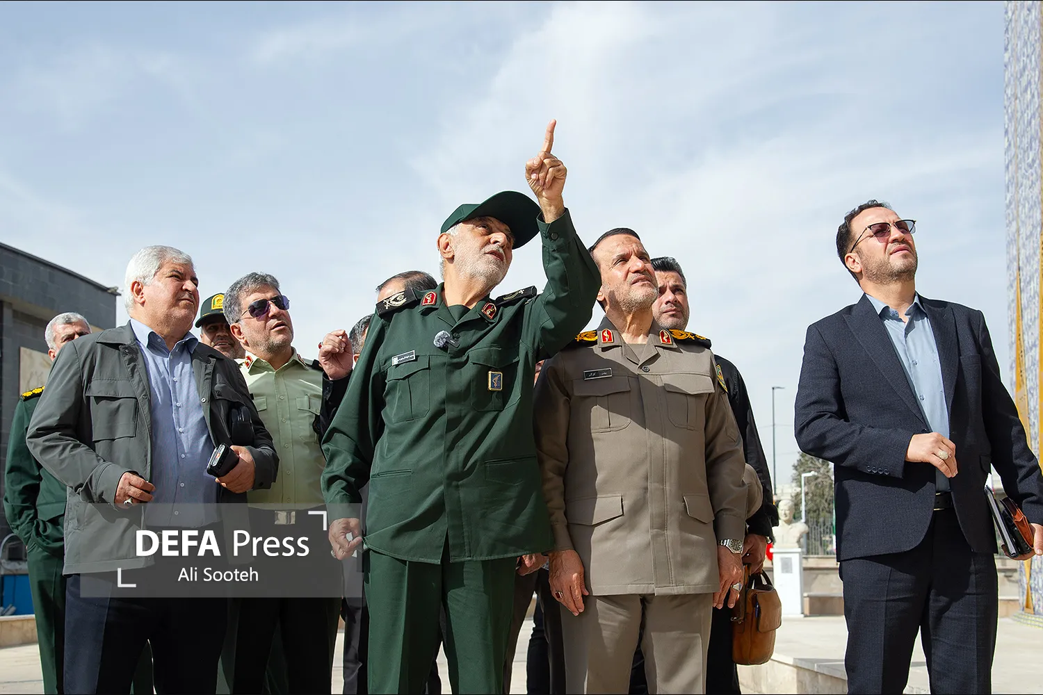 بازدید سردار کارگر از موزه دفاع مقدس و مقاومت استان فارس