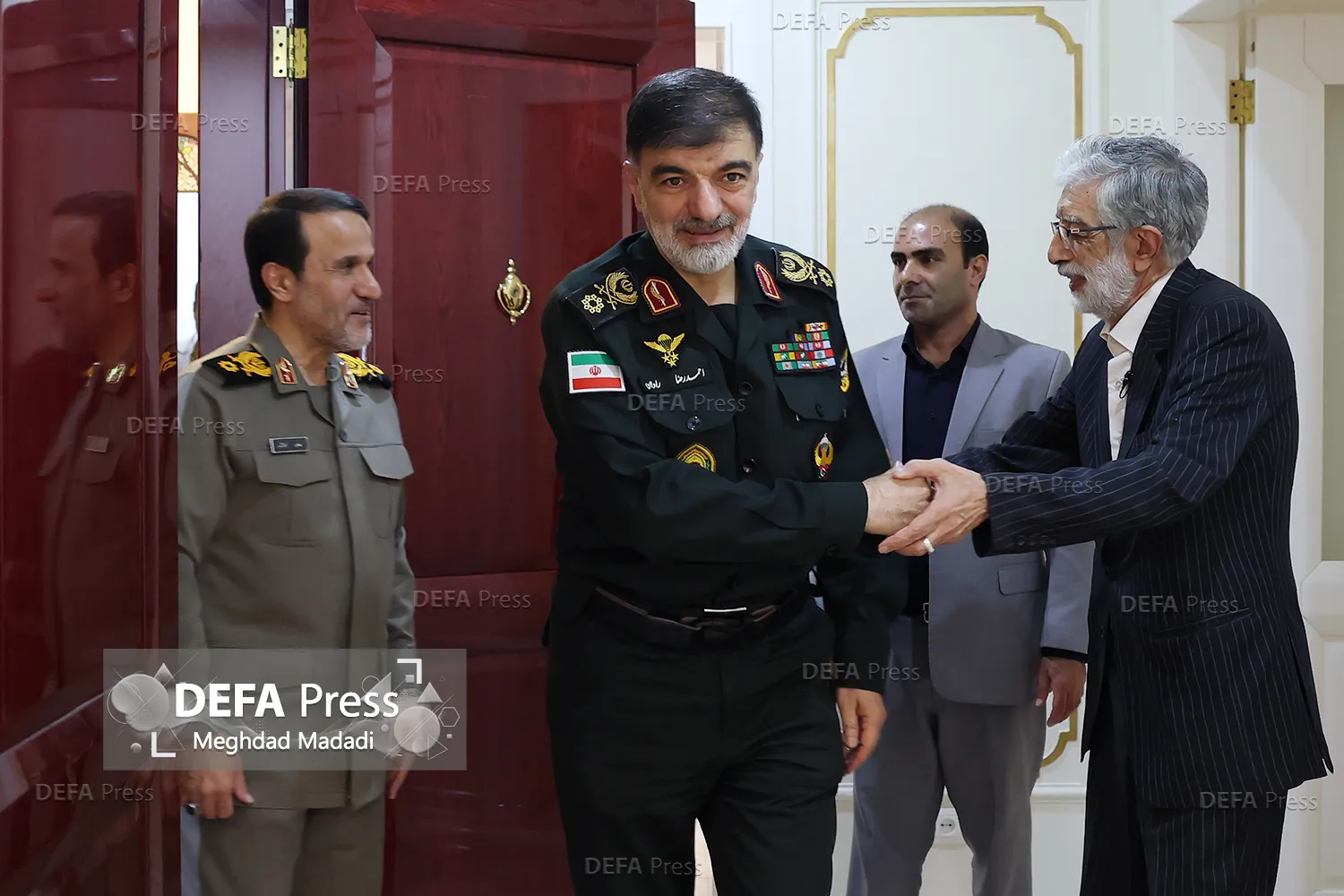 دیدار سردار رادان با خانواده شهیدان پاکپور و حدادعادل
