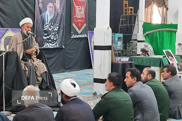 ایستادگی در برابر توطئه‌های دشمنان