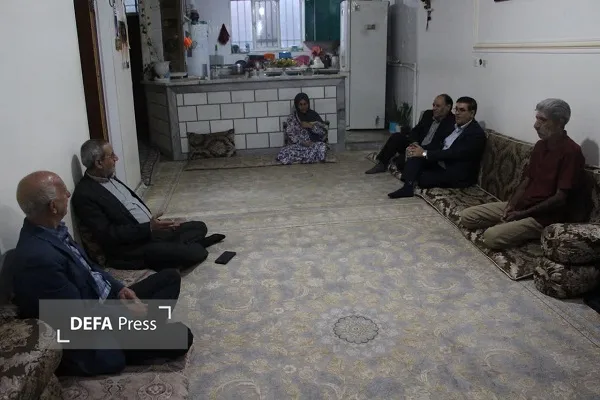 مسئولان استان کرمان با ایثارگران و خانواده‌های شهدا دیدار کردند