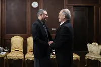 بررسی و ارزیابی روند رایزنی‌های دیپلماتیک در دیدار پزشکیان با وزیر کشور پاکستان