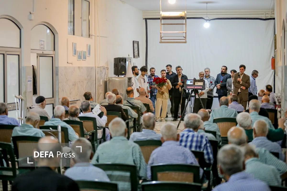 پیشکسوتان سینما در قم به دیدار سالمندان رفتند
