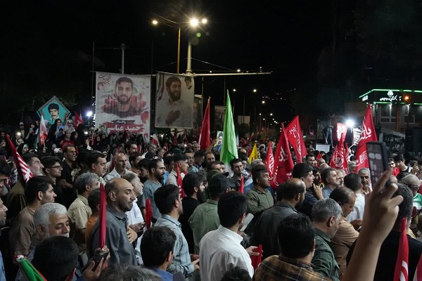 موج ۱۶۸ خیابان انقلاب خرم آباد به یاد کودکان شهید میناب + عکس