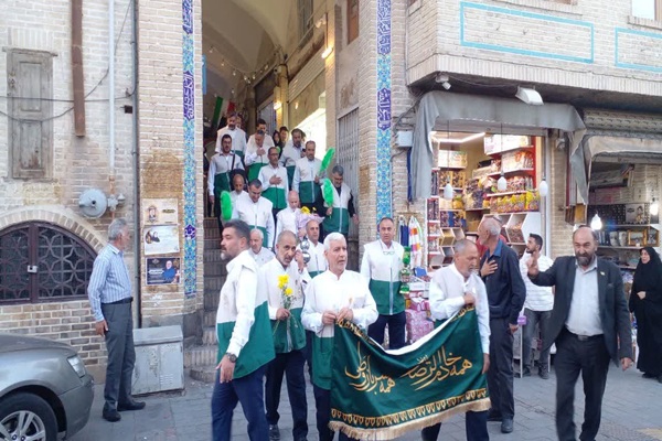 بازار سمنان غرق در عطر رضوی؛