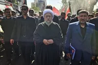 حضور آیت الله آملی لاریجانی در تشییع آقای شهید ایران