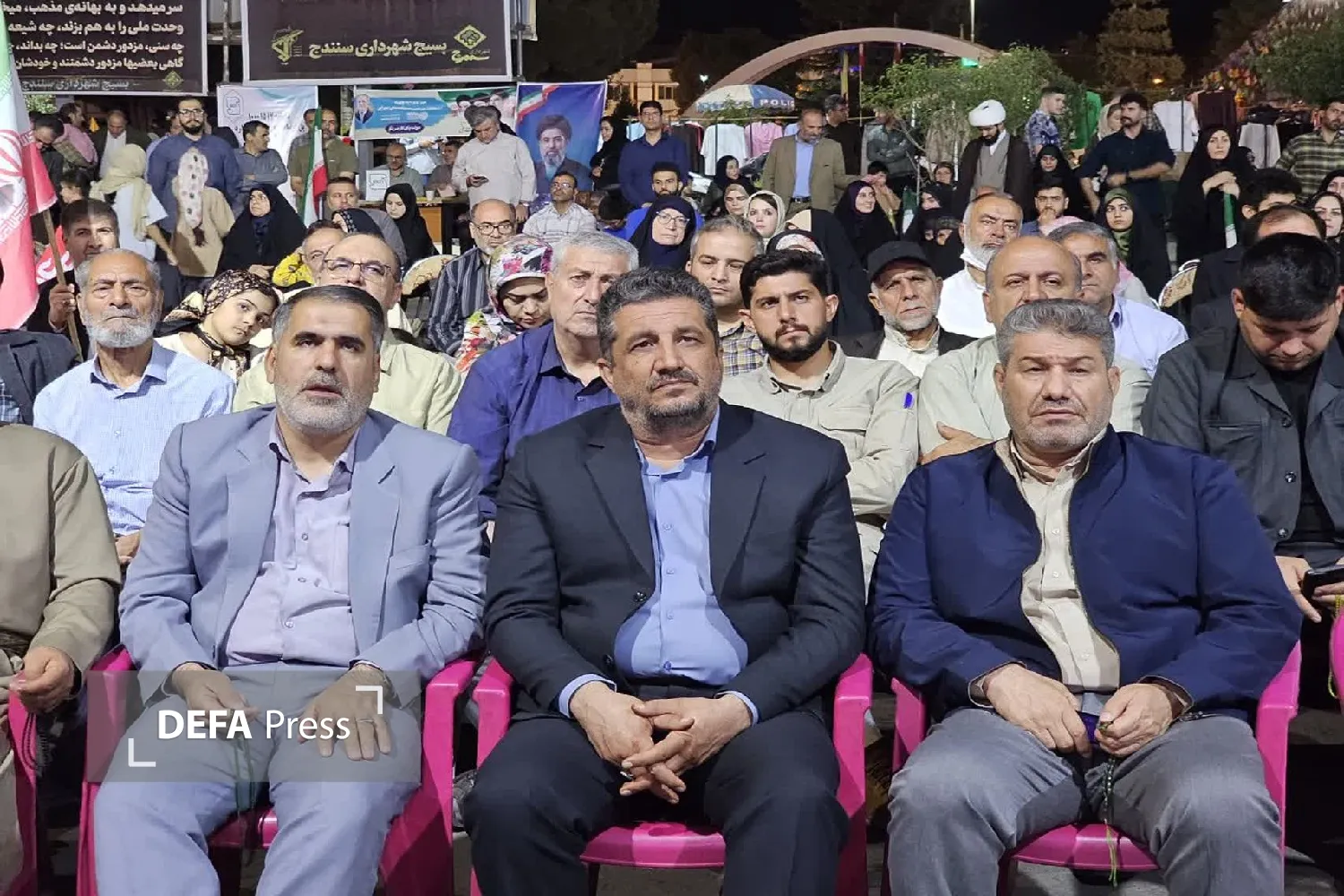 تصاویر/ دویست‌وسومین شب تجدید میثاق مردم سنندج با آرمان‌های انقلاب اسلامی