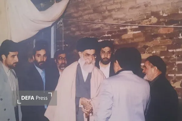 روایت دیدار غیر منتظره رهبر شهید انقلاب با خانواده شهدا