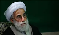 آية الله جنتي: امريكا غير جديرة بالثقة