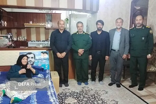 دیدار با خانواده شهدا دیدار با خانواده شهدا