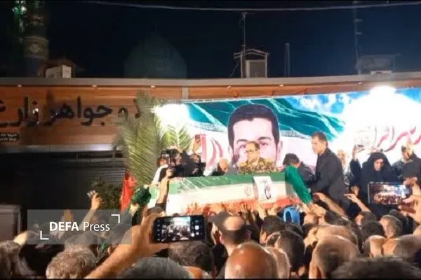 وداع تنکابنی‌ها با پیکر مطهر شهید خلبان شهید «سلیم زاده»+ تصاویر و فیلم