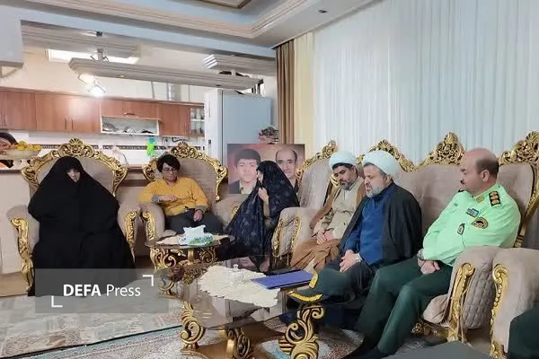 دیدار با خانواده شهید دیدار با خانواده شهید