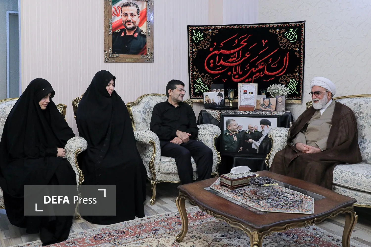 تصاویر/ دیدار تولیت آستان قدس رضوی با خانواده فرماندهان شهید جنگ رمضان