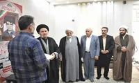 دیدار جمعی از مسئولین استانی با خانواده شهید «حمیدرضا ولی محمودوند» در خرم‌آباد+ عکس