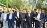 عطر افشانی گلزار شهدای خرم‌آباد با حضور وزیر میراث فرهنگی