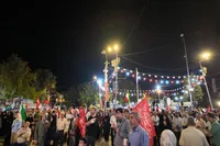 تصاویر/ صد و شصت و هشتمین اجتماع شبانه مردم خراسان شمالی به یاد ۱۶۸ شهید کودک میناب