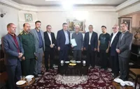دیدار استاندار مرکزی با خانواده شهید والامقام «احمدرضا ذوالفقاری» در محلات+ تصاویر