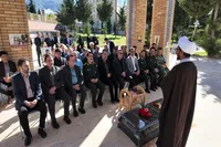 تصاویر/ آیین عطر افشانی وغبار روبی مزار شهیدگمنام در باغ موزه دفاع مقدس ایلام