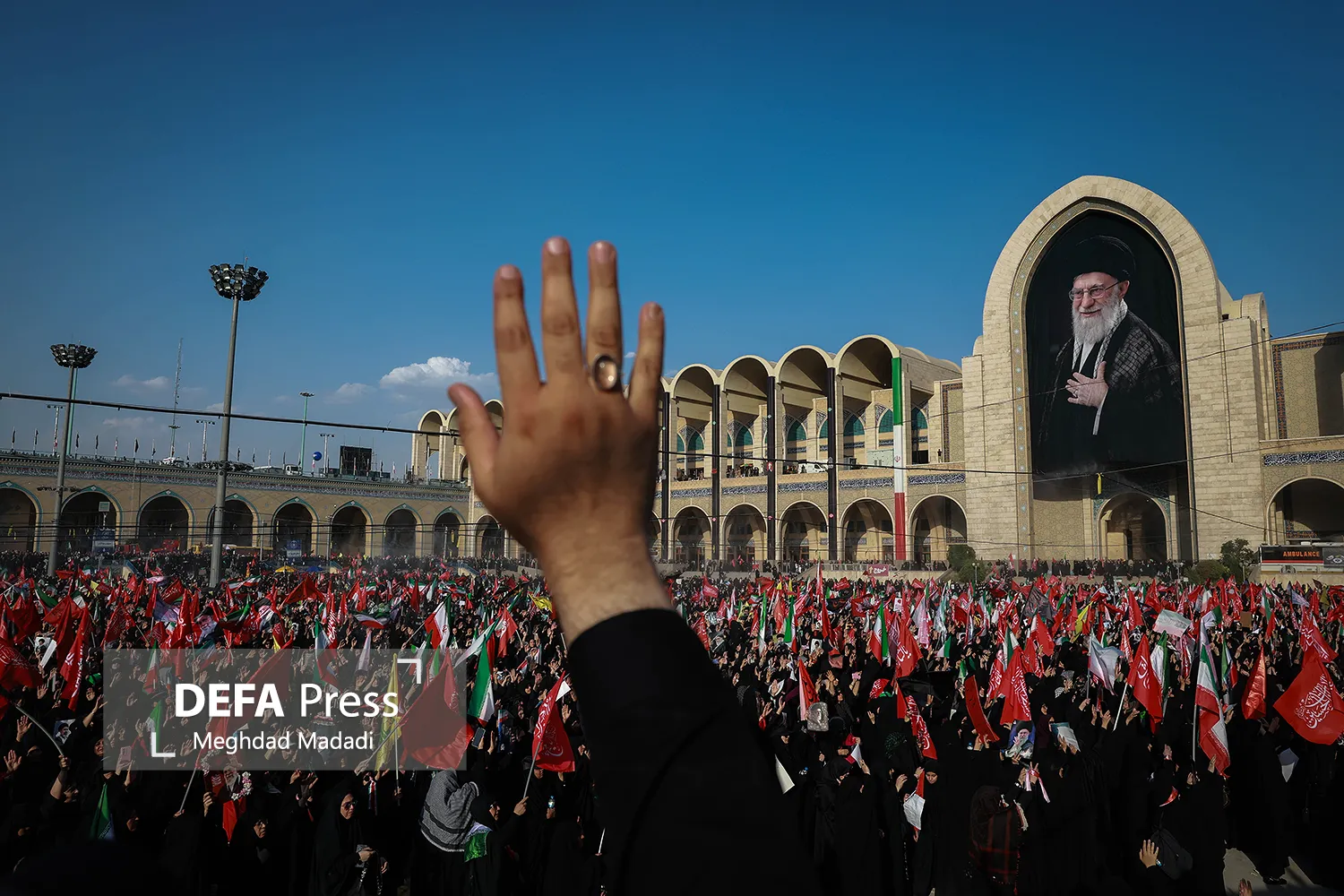 وداع حماسی ملت ایران با قائد شهید امت+ فیلم و تصاویر