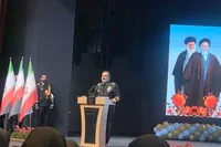 دریادار ایرانی: آمادگی نداجا برای مقابله با هرگونه تهدید/ همبستگی اقوام ایرانی ضامن حفظ وحدت ملی است
