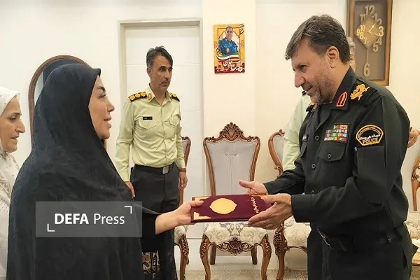 پلیس