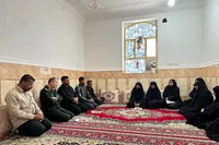 دیدار مسئول سازمان بسیج دانش آموزی با خانواده شهید دانش‌آموز مینابی