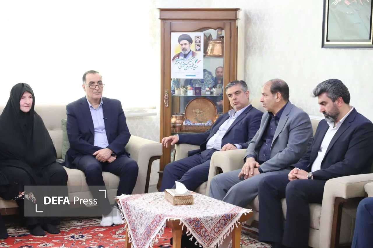 تصاویر/ دیدار معاون رئیس جمهور با خانواده سپهبد شهید محمد پاکپور