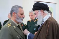 بیعت خانواده شهید سپهبد موسوی با آیت‌الله مجتبی خامنه‌ای