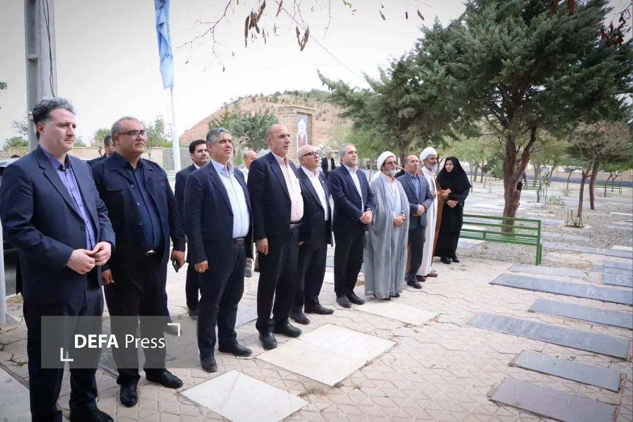 تصاویر/ تجدید میثاق مسئولان استان مرکزی با شهدای شهرستان آشتیان