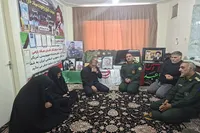 سرهنگ عزیزی: دیدار با خانواده شهدا به مسئولان انگیزه می‌دهد