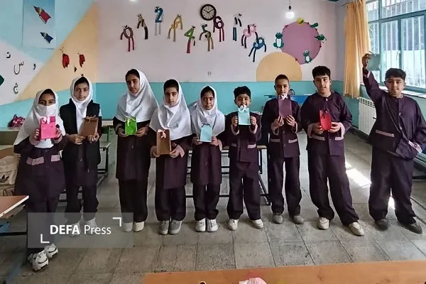 اجرای برنامه «یک روز بانشاط کودکان» در دبستان شهید «جعفری» ساری