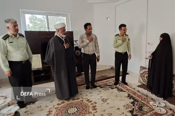 دیدار فرمانده انتظامی نکا با خانواده شهدای فراجا+ تصاویر