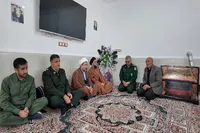دیدار مدیرکل حفظ آثار دفاع مقدس با خانواده شهید «علی تیموریان» در شهرستان دنا