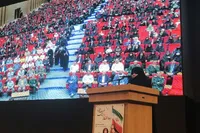 زن تماشاگر تاریخ نیست، سازنده تاریخ است
