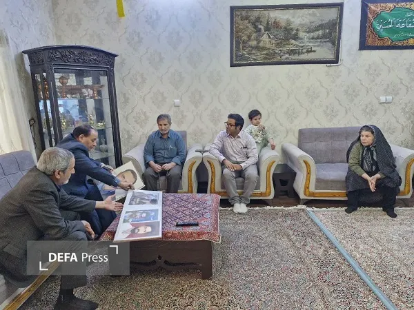دیدار مدیرکل بنیاد شهید و فرماندار کرمان با خانواده شهدای استان +تصاویر