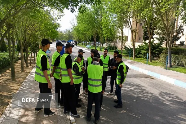 پاکسازی معابر اطراف محل تشییع رهبر شهید توسط جهادگران چالوس