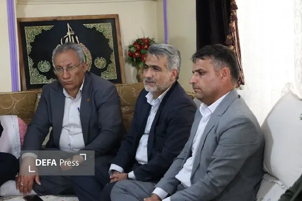 دیدار مسئولان مرکز وکلای قوه قضائیه کهگیلویه و بویراحمد با خانواده شهیده «پوران قلی پور» در یاسوج دیدار مسئولان مرکز وکلای قوه قضائیه کهگیلویه و بویراحمد با خانواده شهیده «پوران قلی پور» در یاسوج