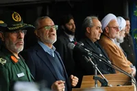 معاون وزیر کشور: مردم ایران با حضور پرشور در برابر تهدید‌ها ایستاده‌اند
