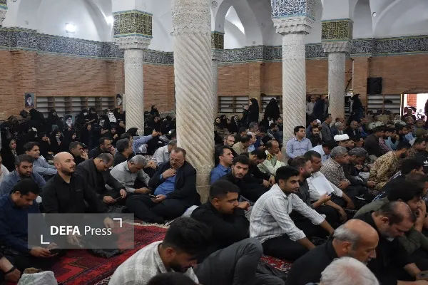 آیین معنوی گرامیداشت امامالمسلمین، سیدالشهدای انقلاب اسلامی، قائد شهید امت،حضرت آیتالله امام خامنهای (ره) و خانواده معظمله، با حضور اقشار مختلف مردم در مسجد جامع سنندج برگزار شد. آیین معنوی گرامیداشت امامالمسلمین، سیدالشهدای انقلاب اسلامی، قائد شهید امت،حضرت آیتالله امام خامنهای (ره) و خانواده معظمله، با حضور اقشار مختلف مردم در مسجد جامع سنندج برگزار شد.