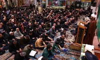 فیلم/ اجتماع باشکوه عزاداران امامِ امت در حرم سیدجلال‌الدین اشرف (ع)