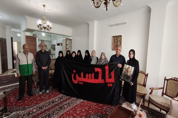 خادمان ستاد توسعه و بازسازی عتبات عالیات زنجان با خانواده شهیده «زکیه آسیابی» دیدار کردند