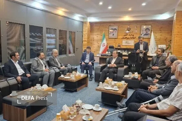 نگاه سرخ