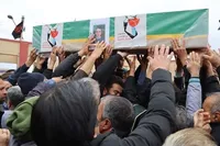 پیکر معلم شهید مدرسه میناب و فرزندش در رفسنجان تشییع شد+تصاویر