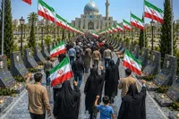 برگزاری مراسم عطرافشانی گلزار شهدای همدان به مناسبت سالروز آزادسازی خرمشهر