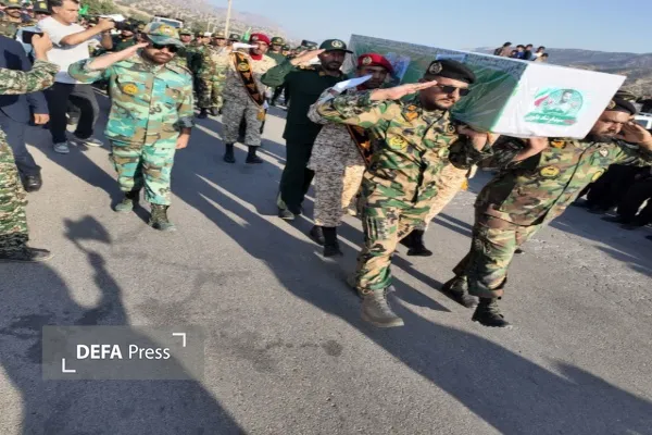 تشییع پیکر شهید سید فرشاد علوی در کهگیلویه و بویراحمد تشییع پیکر شهید سید فرشاد علوی در کهگیلویه و بویراحمد