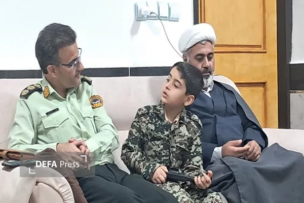 دیدار فرمانده انتظامی نکا با خانواده شهدای فراجا+ تصاویر
