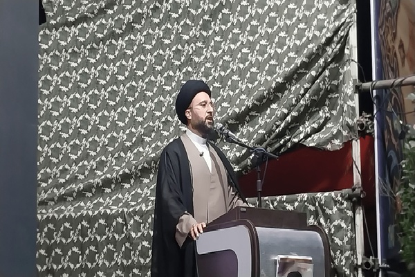 انقلاب اسلامی نماد ایستادگی در برابر حکومت‌های وابسته و استبدادی است