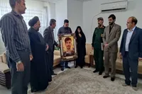 دیدار مدیرکل بنیاد شهید استان با خانواده شهید «پوریا رستمی»